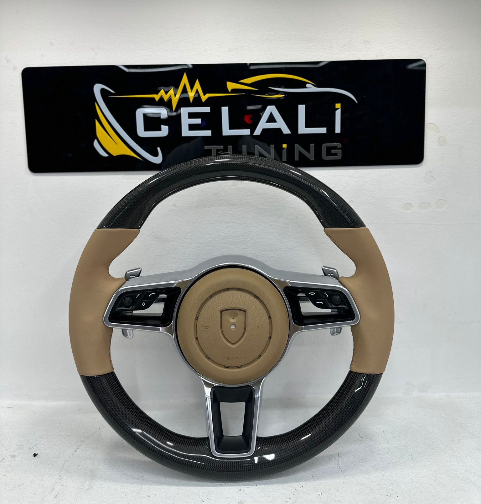 porsche-ceyenne-911-718-taycan-boxster-cayman-bej-carbon-direksiyon-4