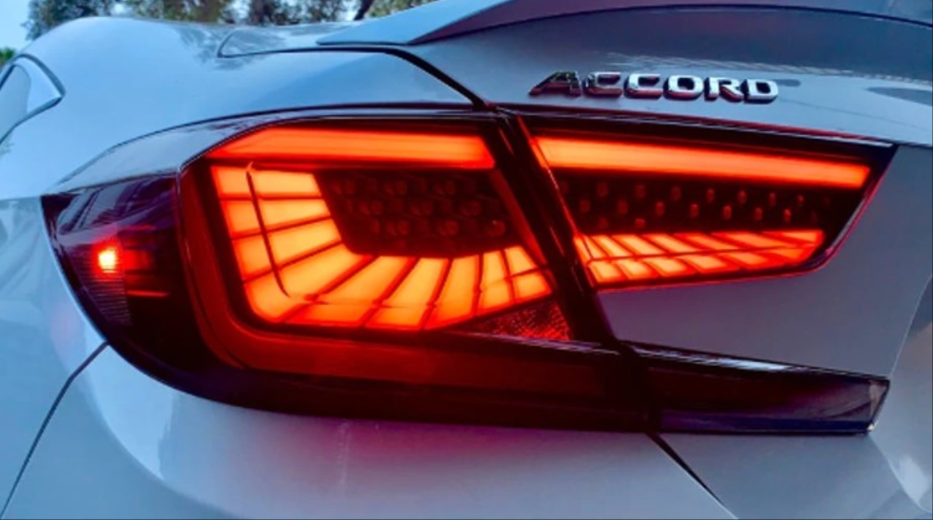 Honda Accord (2018) Uyumlu Omurga Kırmızı Led Stop