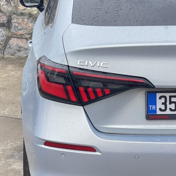 Honda Civic (2022+) Uyumlu Modern Line Kırmızı Led Stop